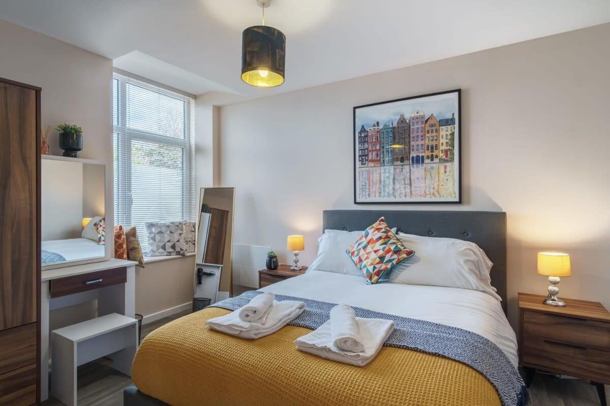 2 Bedroom Modern Apartment In Manchester Exterior foto